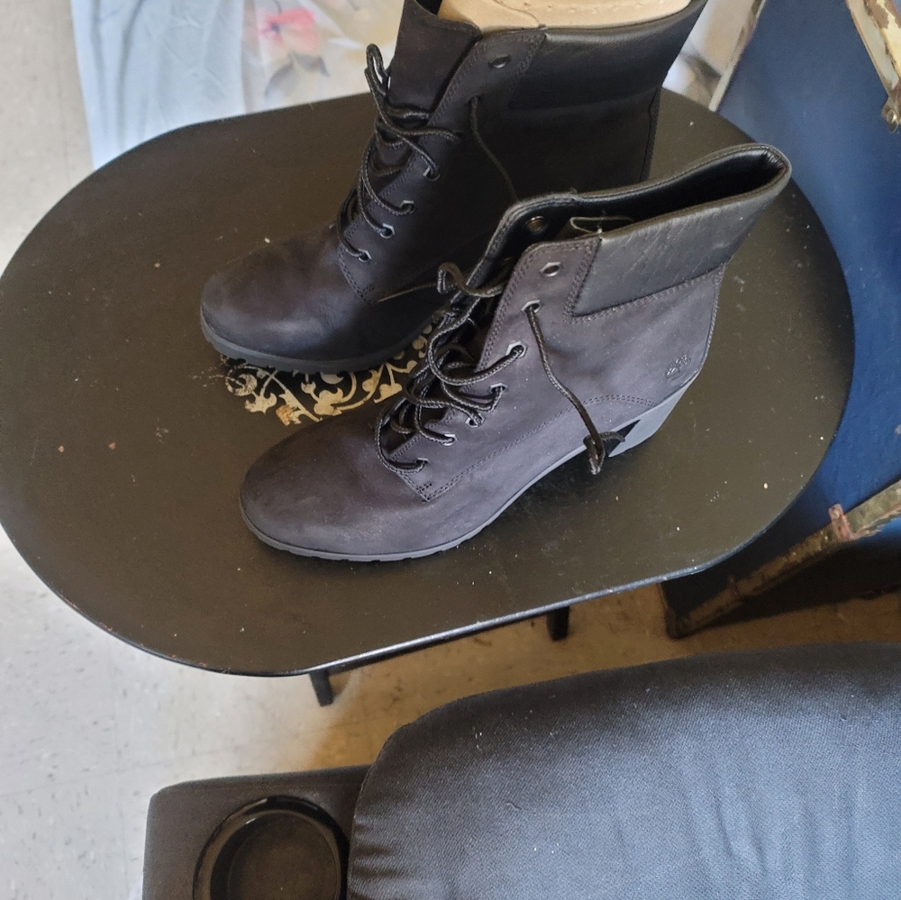 Boots - Picture 2 of 4